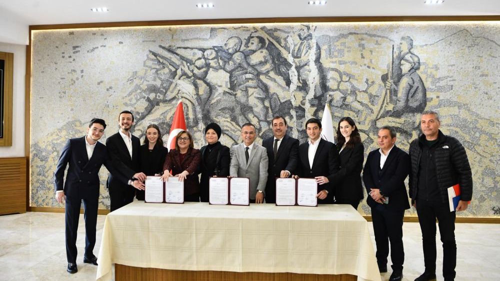 Uslu Ailesi'nden Gaziantep'e büyük hizmet